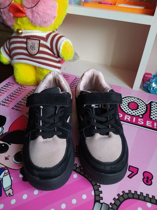 Кросівки для дівчинки