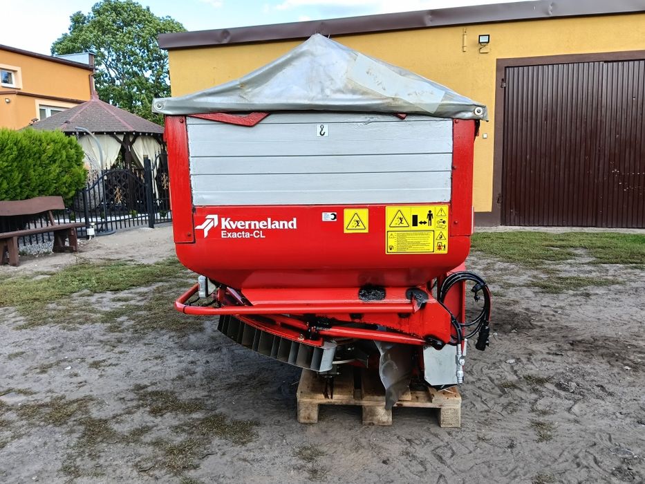 Kverneland Exacta-CL EW 2000 l – rozsiewacz nawozu z wagą i komputerem