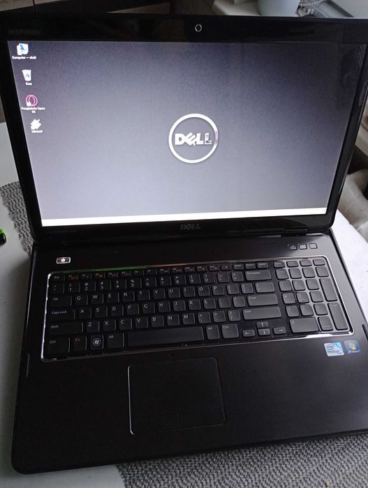 Laptop Dell Inspiron N7110 17.3"/Pentium b950 2,10ghz/ddr3 8gb/500gb