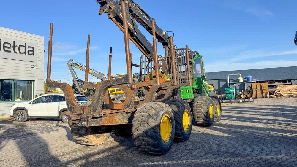 Forwarder John Deere 1110E rok 2013