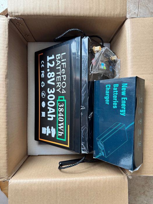 LiFePO4 акумулятор 12V 300Ah (12.8V) + зарядний пристрій 12/200 24/300