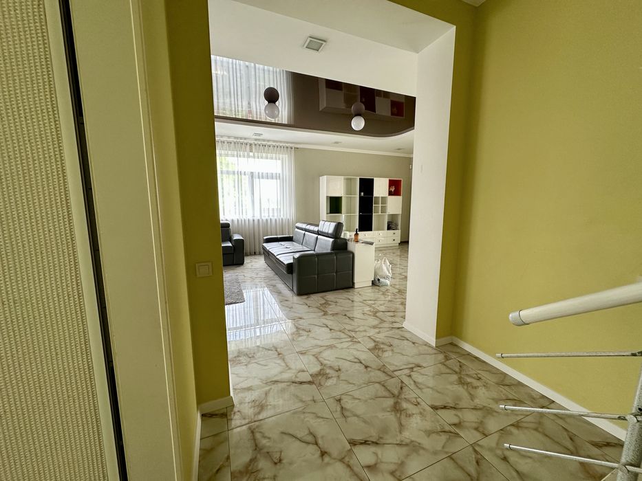 Сучасний будинок 240 м² на ділянці 12 соток Біла Церква