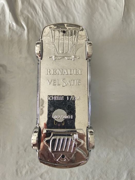 Renault- réplica de coleção Velsatis
