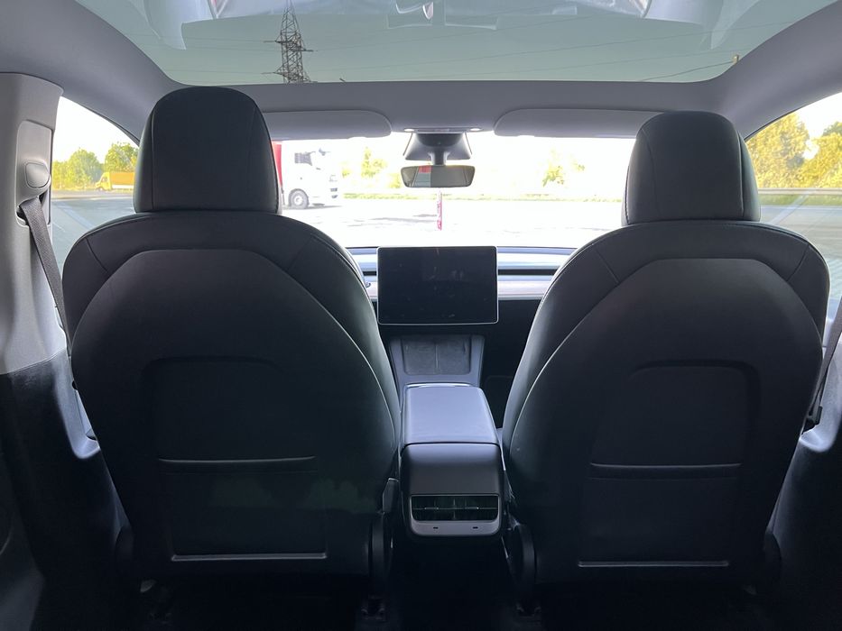 Tesla Model Y 2023р.