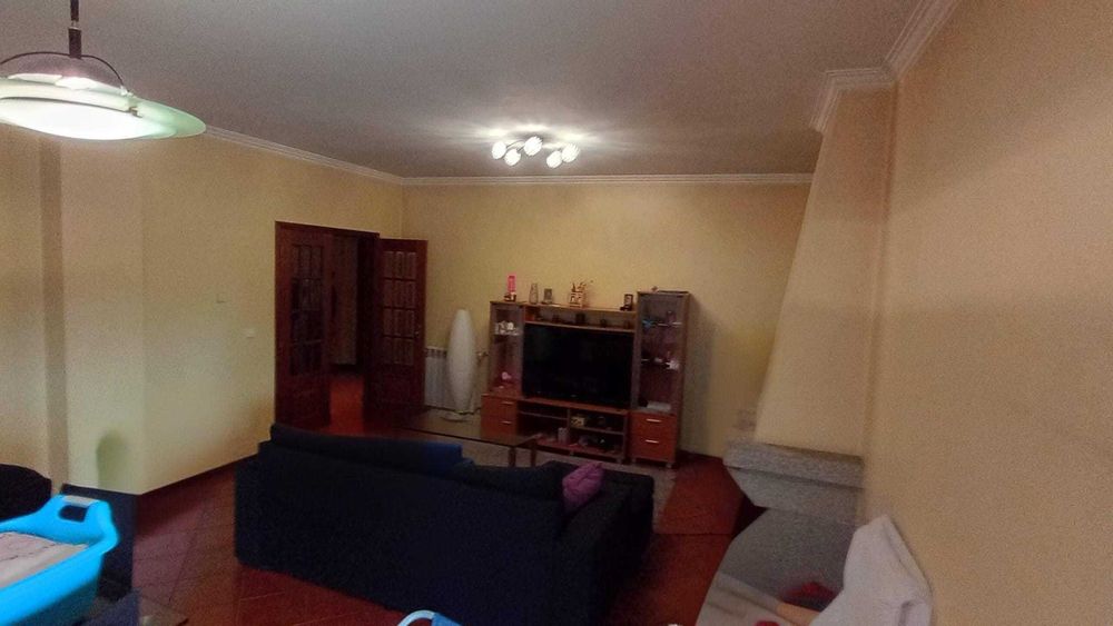 T3 com Localização Premium junto ao Polo Universitário e Palácio do Gelo