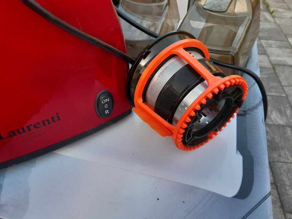 Wolnoobrotowa  wyciskarka  do soków  laurenti.