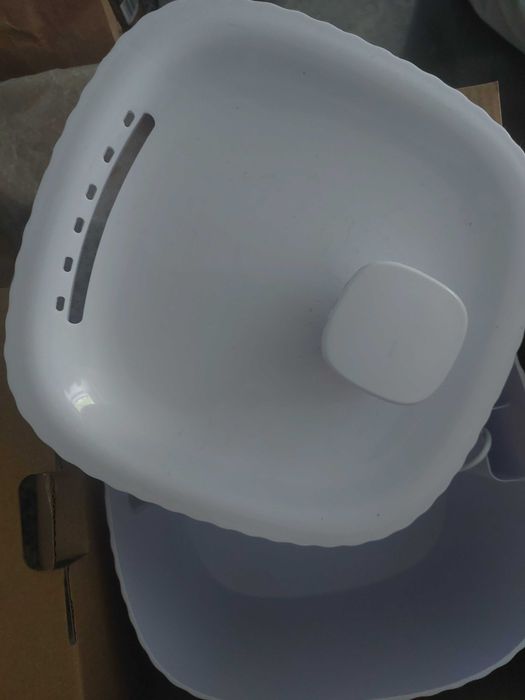 Fonte de água para cães e gatos nova