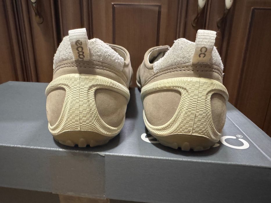 Продам оригінальні,шкіряні кросівки ECCO BIOM,unisex/розмір 40