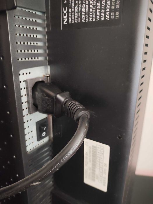 Monitor Panoramiczny (pion,poziom) NEC P221W-BK