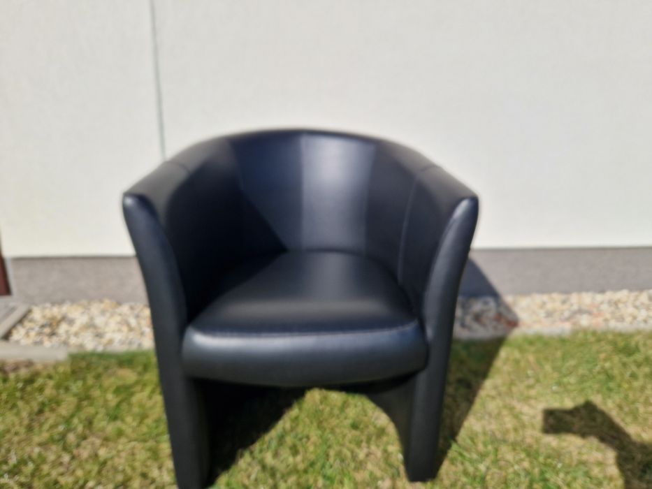 Fotel czarny ekoskóra kubełkowy