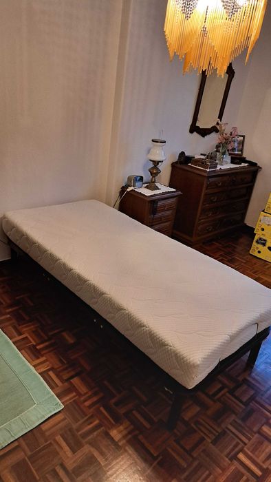 Mattress for single articulated bed