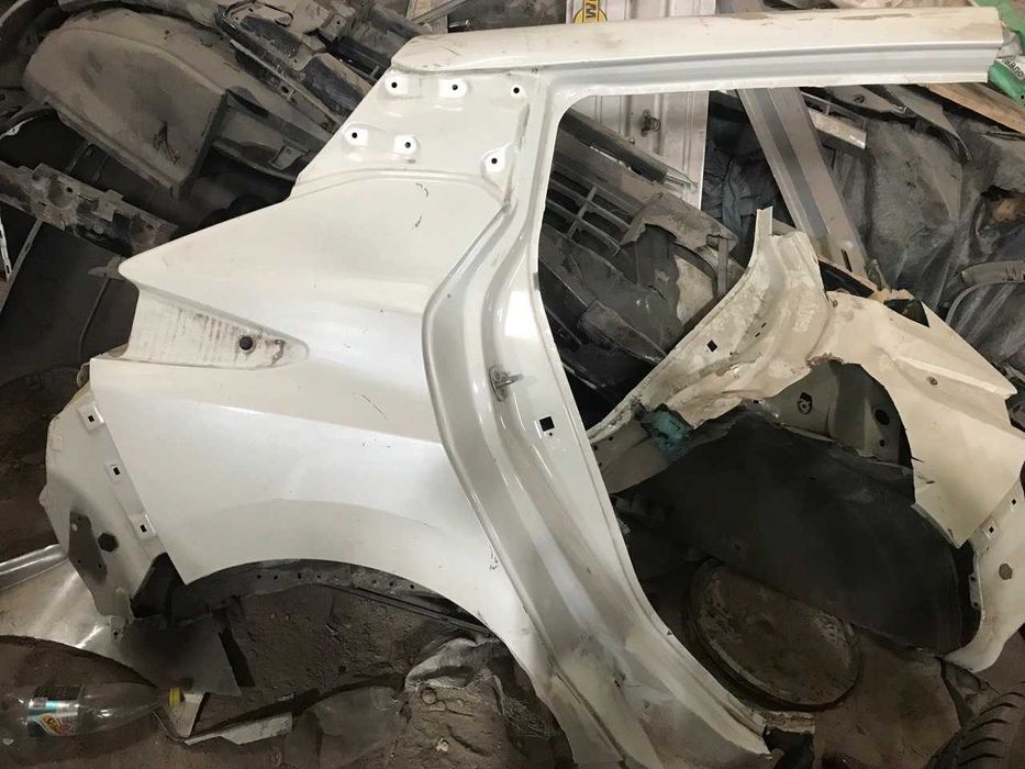 чверть права задня Ніссан Ліф 2018