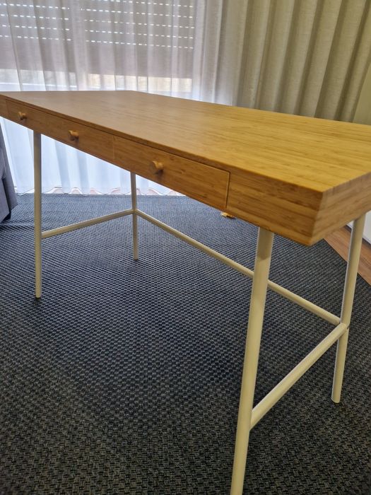 Secretária bambu lillasen ikea