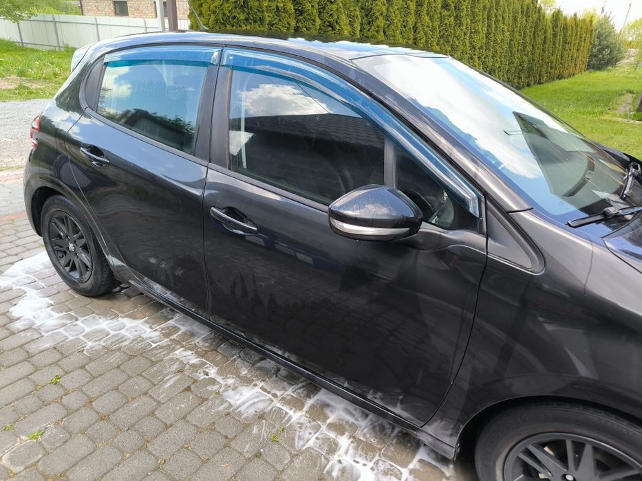 Peugeot 208, 1.4 dhi robot
