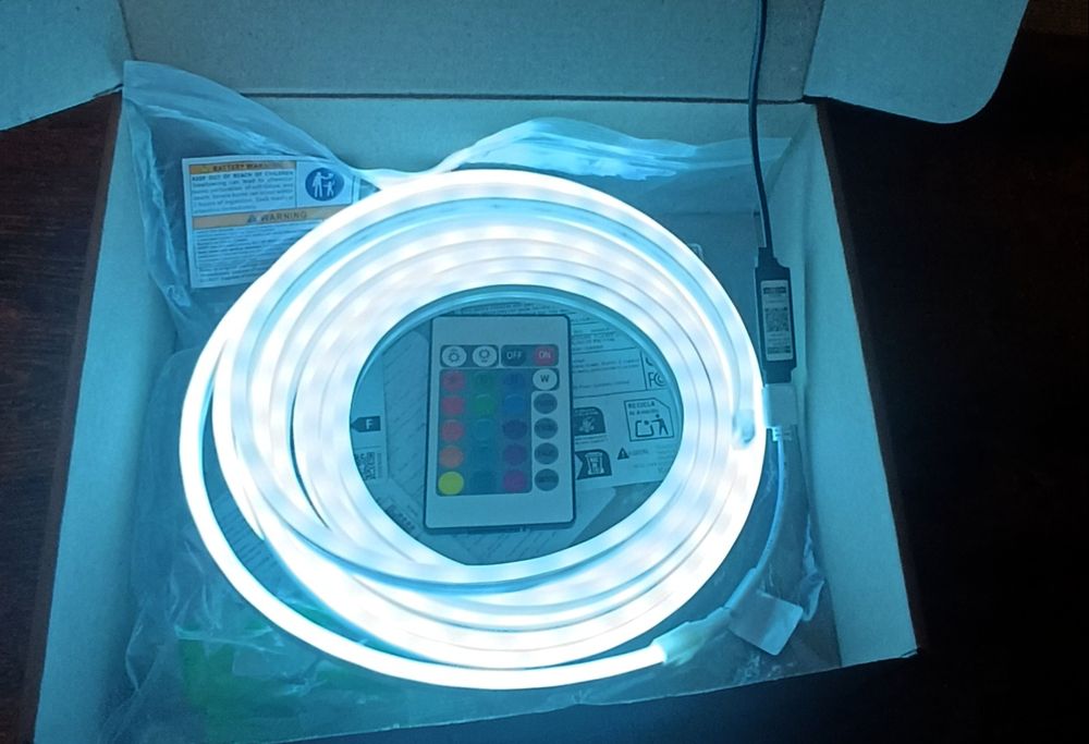 Гнучка неонова стрічка  5 метрів