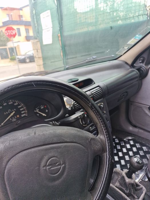 Opel corsa B comercial