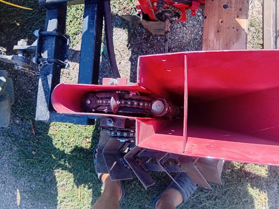 Продам чеснокосожалку 3  рядна