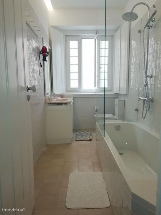 Quarto - localizado em Amoreiras Lisbon