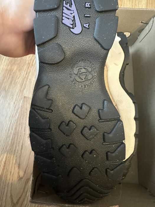 Продам чоловічі кросівки