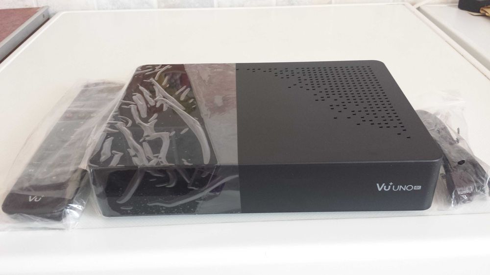 Спутниковый ресиверVU+UNO4K