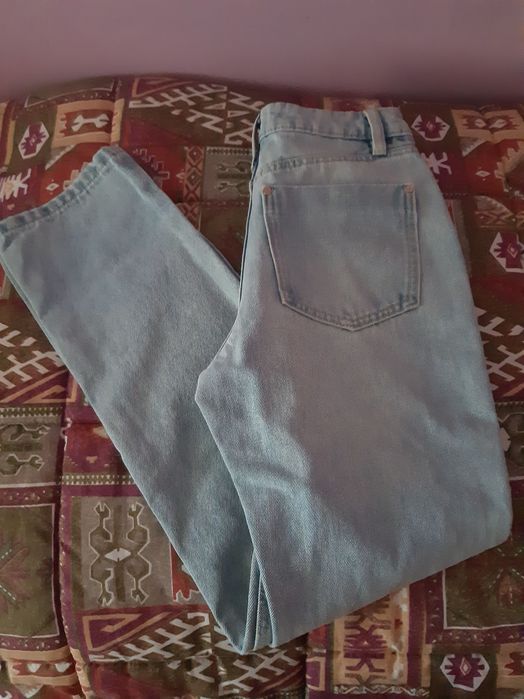 Світлі джинси вільні