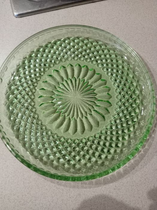 Скляне блюдо для солодощів