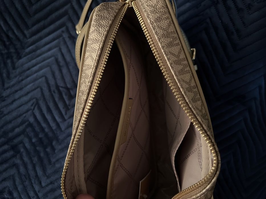 Zlota torebka Michael Kors