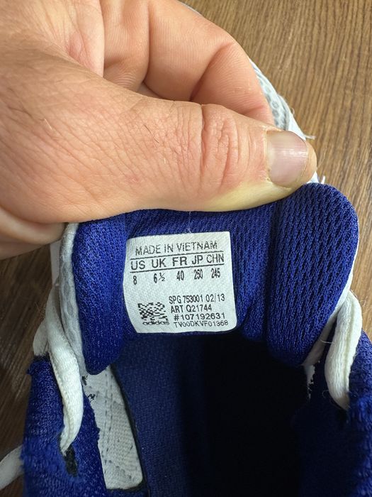 Кросівки волейбольні Adidas