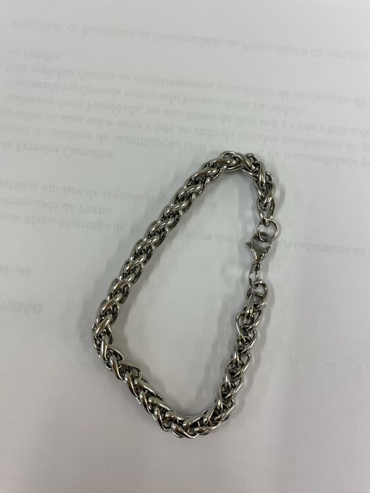 Pulseira em aço nova