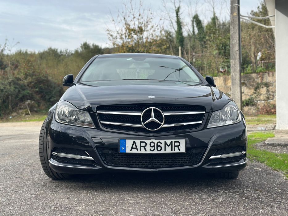 Mercedes c220 coupé - Financiamento até 120 meses