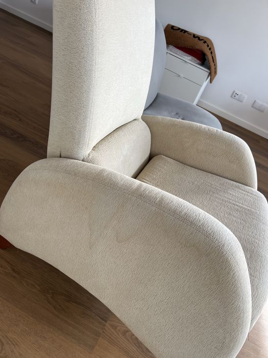 2 Sofás cinza e beje