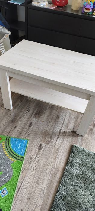 Sprzedam stół do salonu