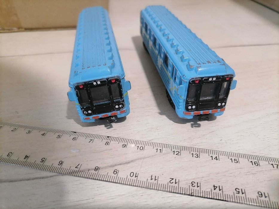 машинки метро технопарк 500 за 2шт