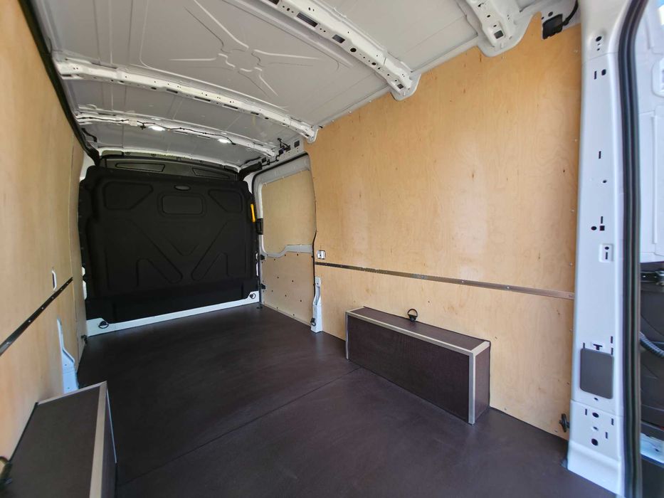 Zabudowa busa ze sklejki Ford Transit Courier Connect Custom Van
