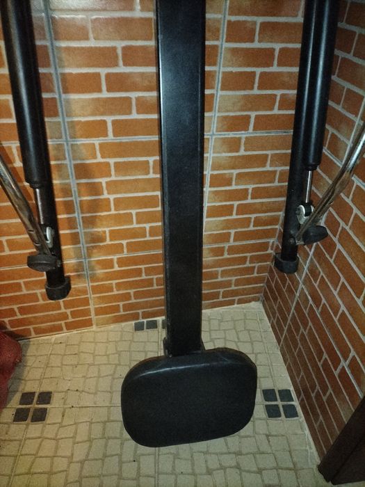 Máquina de remos em excelente estado