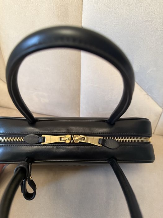 Сумка чорна шкіряна Miu Miu