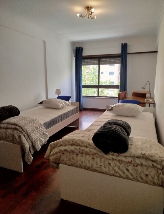 Aluga-se quarto em massamá