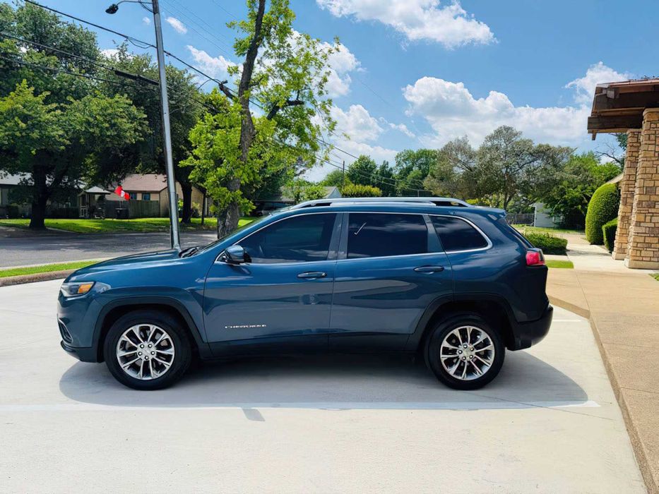 Jeep Cherokee Latitude Plus      2020