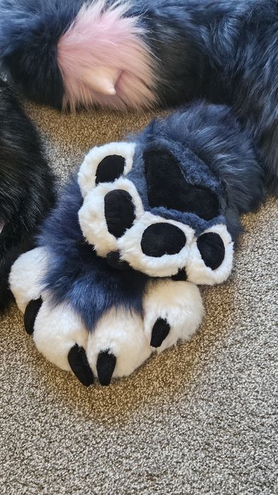 Fursuit skull dog