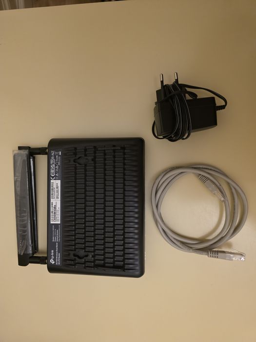 Роутер Wi-Fi с 4G LTE  модемом TP-Link Archer MR200  с возможностью  подключить мощную внешнюю GSM антенну.