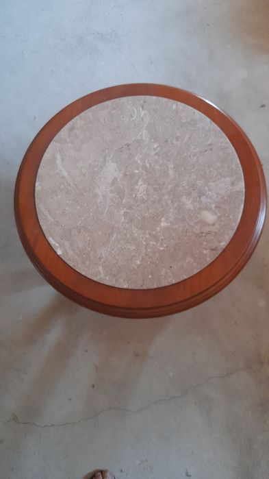 Mesa de centro em cerejeira