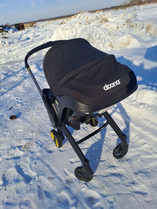 Продам дитяче автокрісло-візочок Doona+