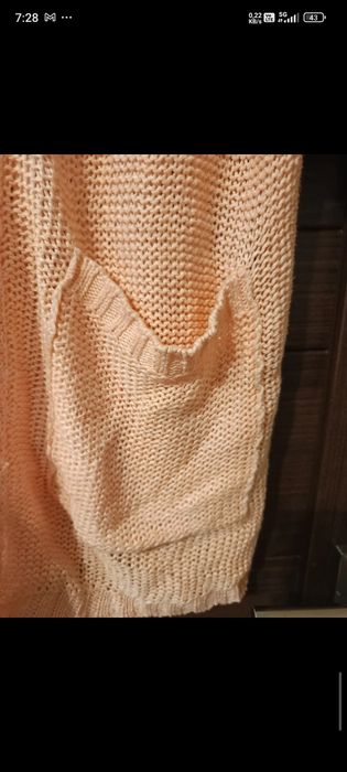 Różowy sweterek, rękaw 3/4