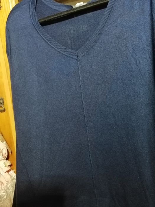 Sweterek. Granatowy 38