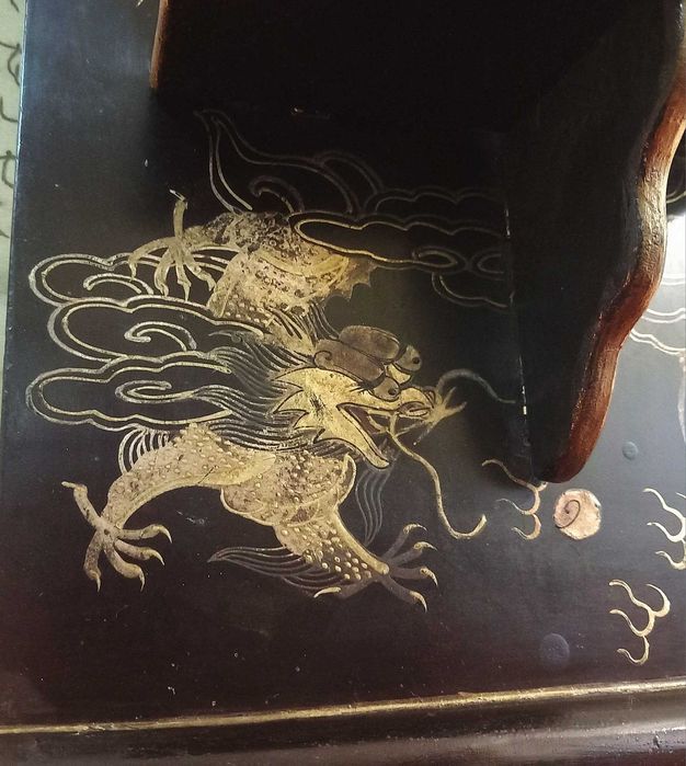 Bonito e Antigo Par de expositores Chineses, em madeira lacada,