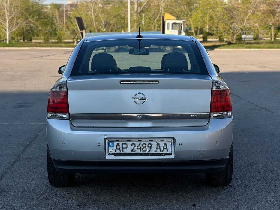 Opel Vectra 2003 року, 3,2 літра, бензин