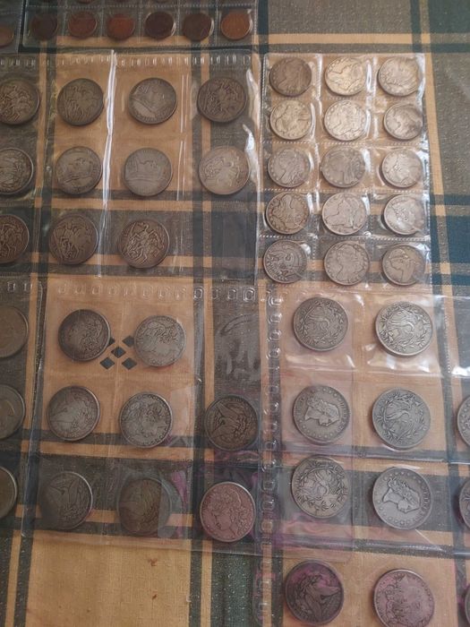 RÉPLICAS DA ÉPOCA.  USA 1888 dólares e ENGLAND libras.