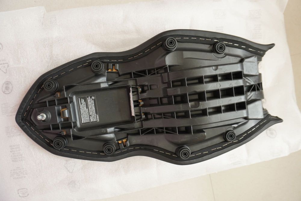 Сидіння / Крісло для мотоцикла BMW F900R / F900XR / K83