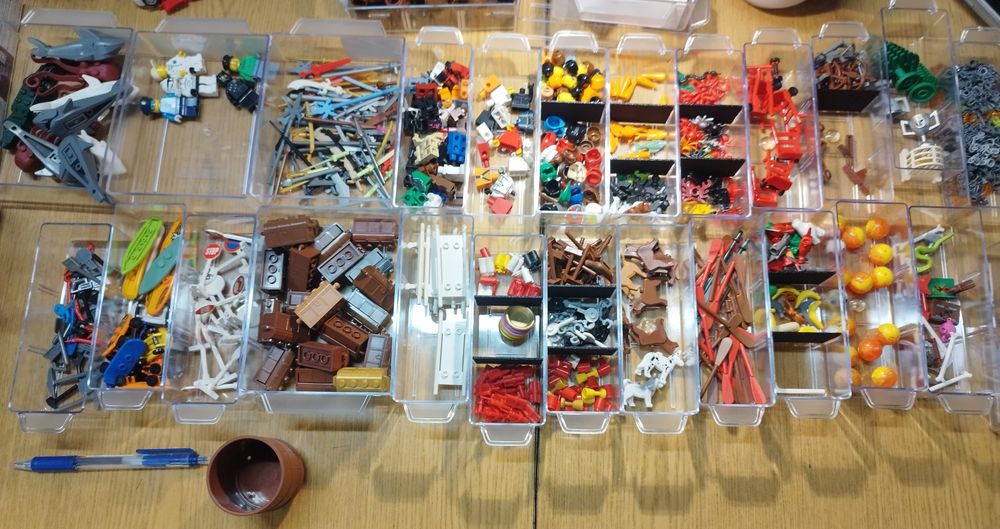 LEGO na sztuki, kilogramy