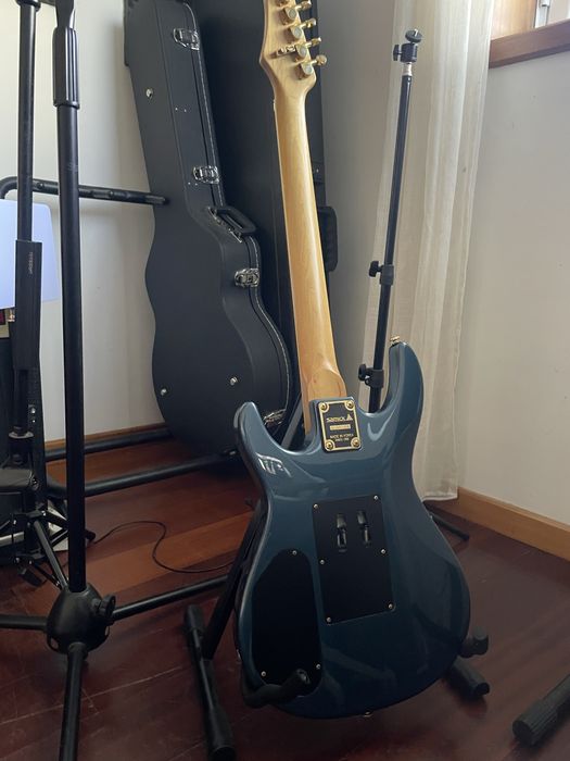 Guitarra elétrica - Samick KR-670 (gama limitada)
